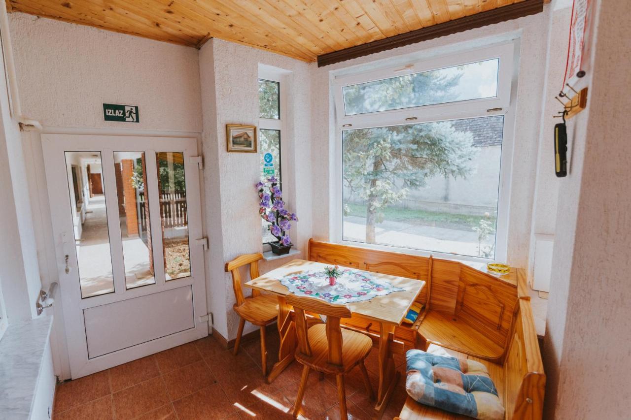 Apartman Marta I Soba Maja Gradiste Exteriér fotografie