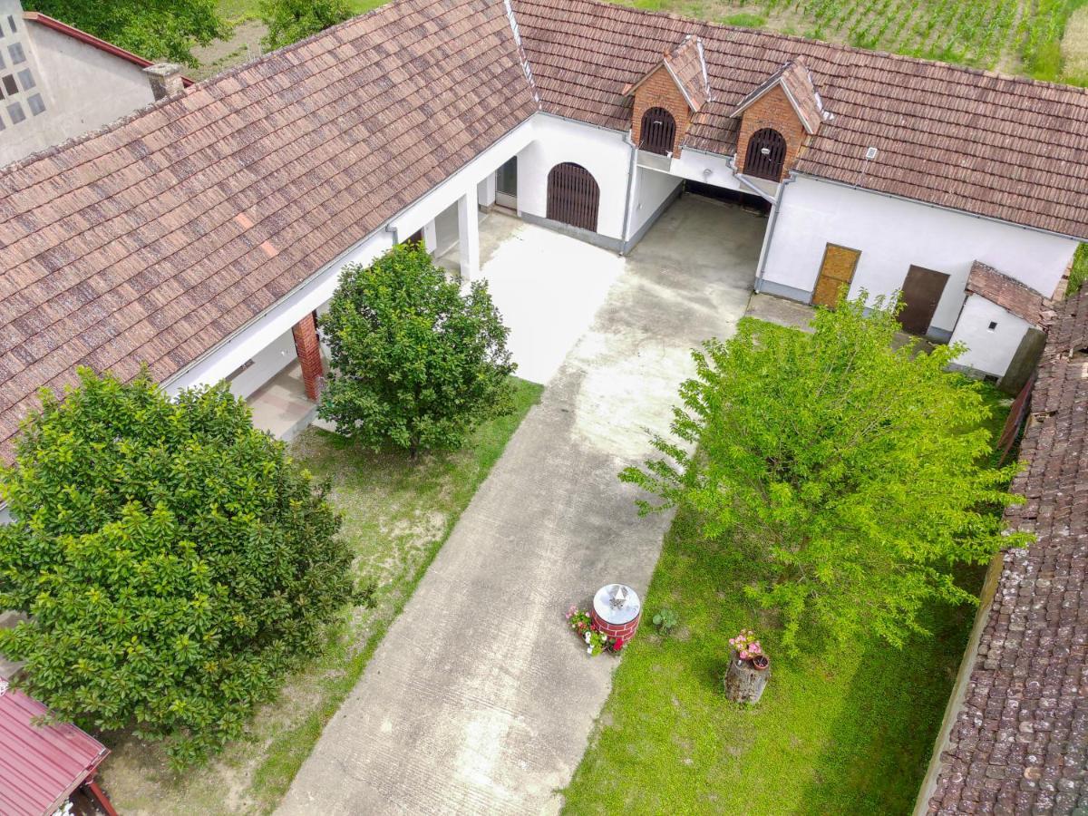 Apartman Marta I Soba Maja Gradiste Exteriér fotografie