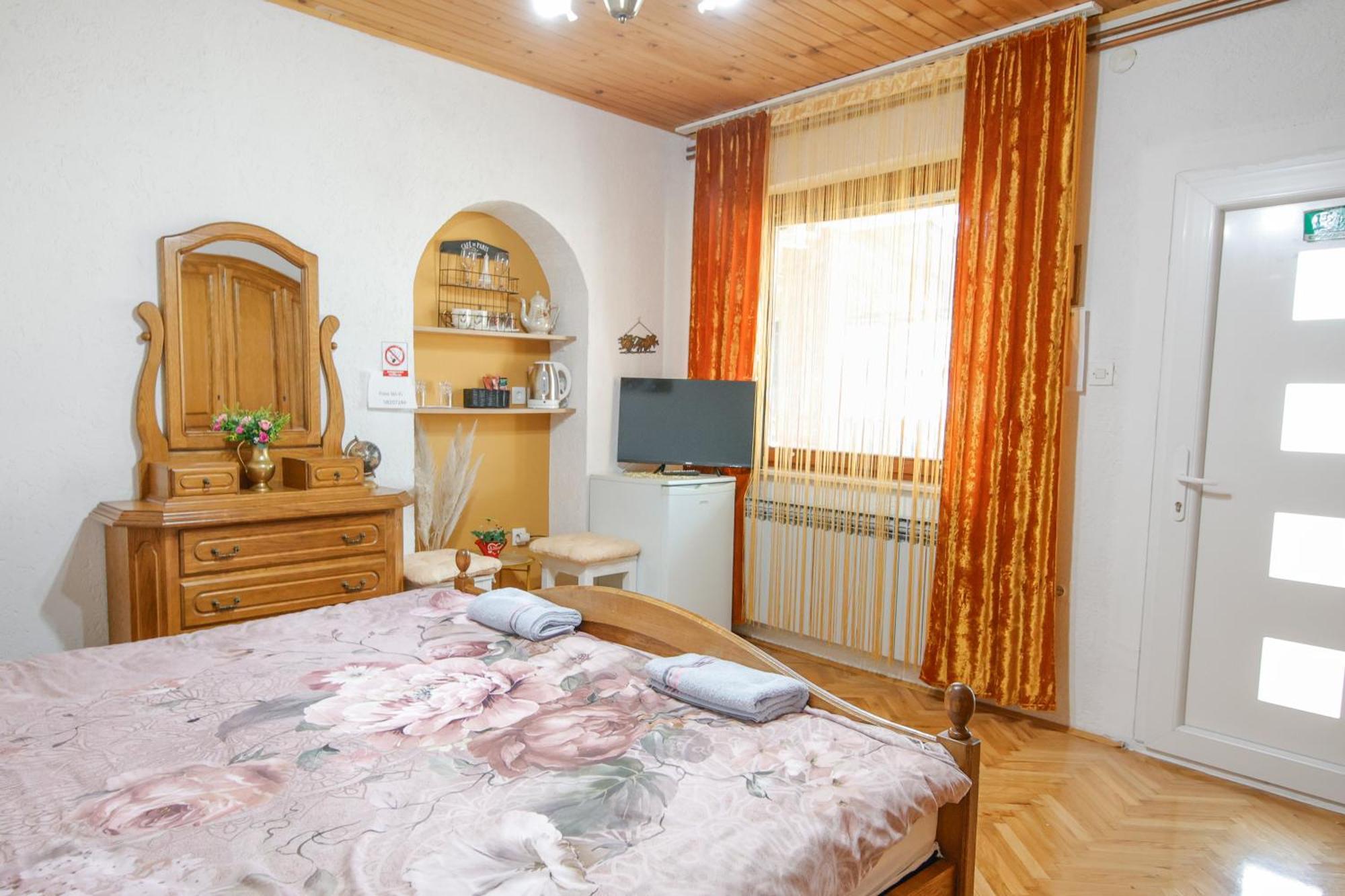 Apartman Marta I Soba Maja Gradiste Exteriér fotografie