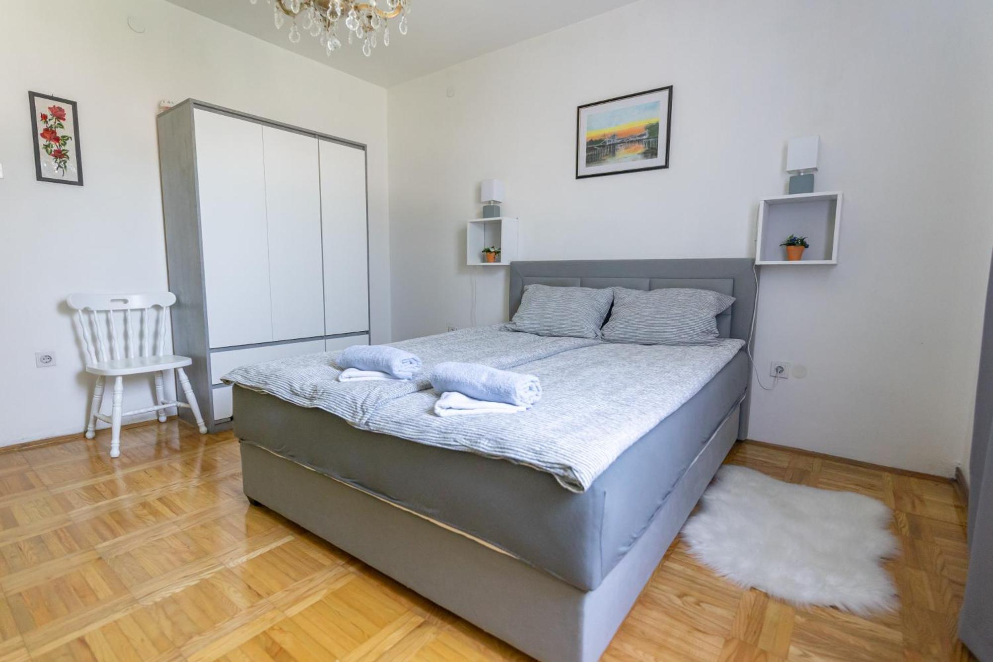 Apartman Marta I Soba Maja Gradiste Exteriér fotografie